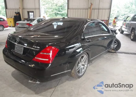 2010 Mercedes-Benz S 550 4Matic z USA, uszkodzony, nr VIN WDDNG8GBXAA320225